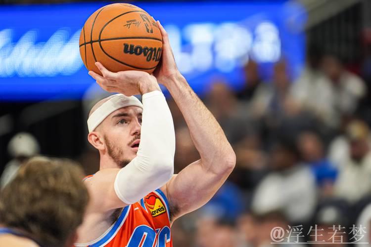 卡鲁索果断出手 底角三分缩小分差