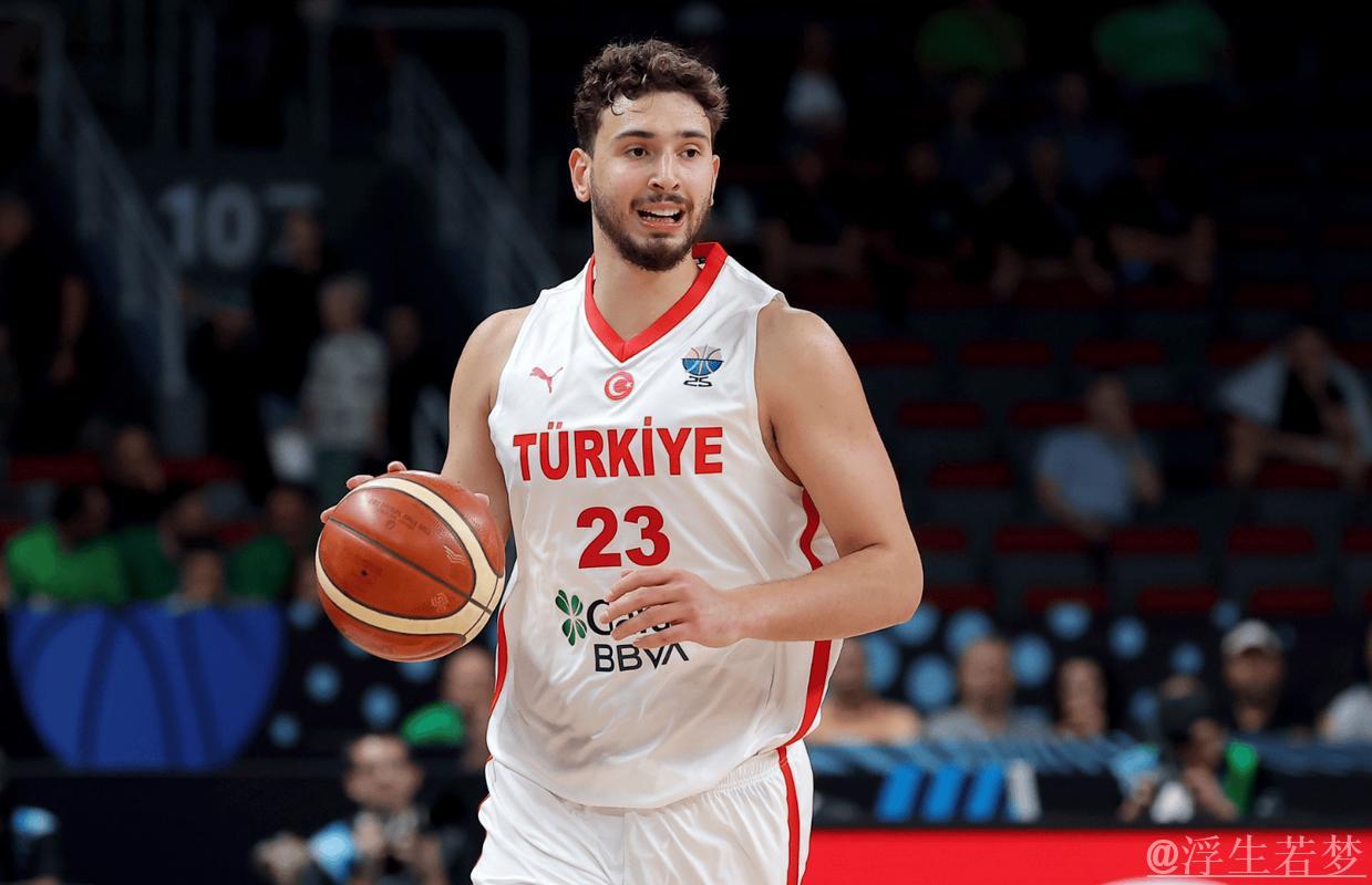 申京精彩助攻 伊森空切命中上篮